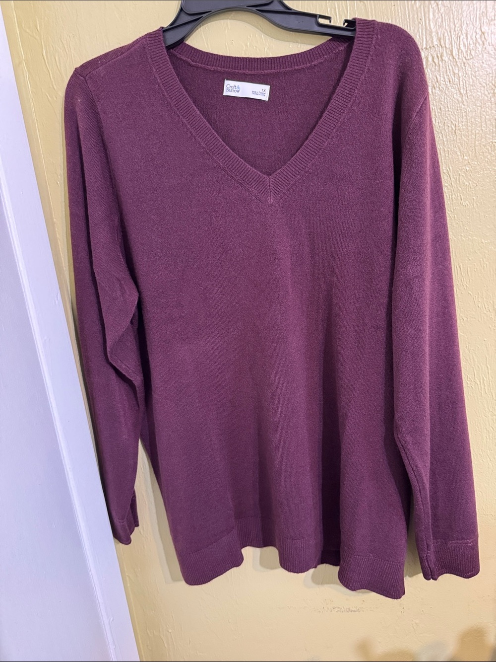 croft & barrow Women's Plum V-Neck Lightweight Sweater